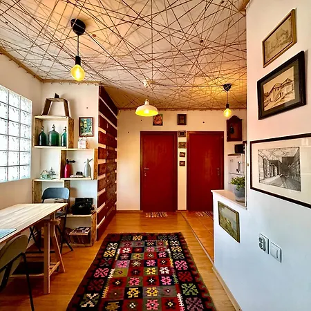 Casa Cu Smochin | House With The Fig Гостевой дом